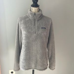 Patagonia Qtr Zip (barely worn) Grey, Fuzzy and Warm!! Size Medium